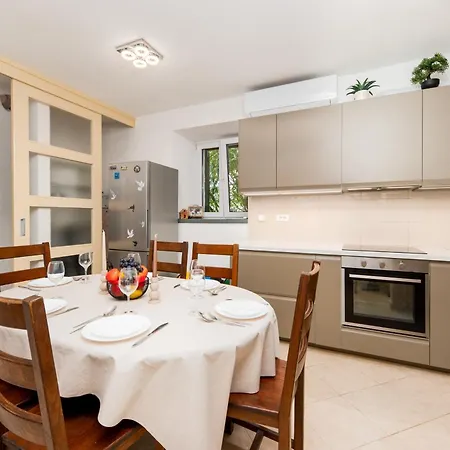 Apartment Alen Makarska